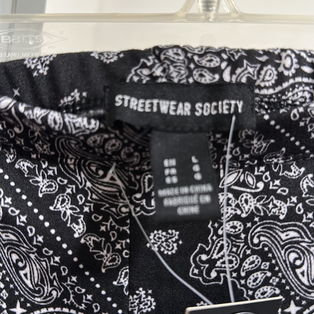 On sale! 2 pair NWT Streetwear Society Large leggings. buy one and get one free! - Picture 4 of 10